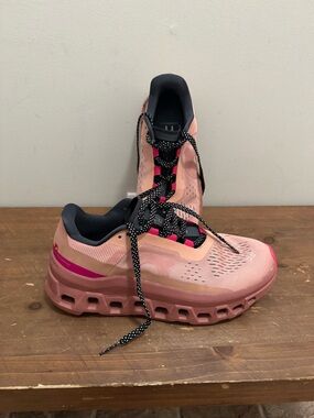 On Cloud Cloudmonster Women’s Sneakers Size 7